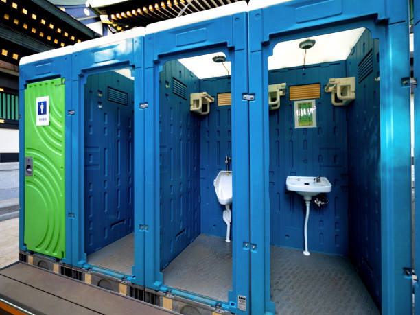 Porta potty rental for outdoor events in Governors Clu, NC